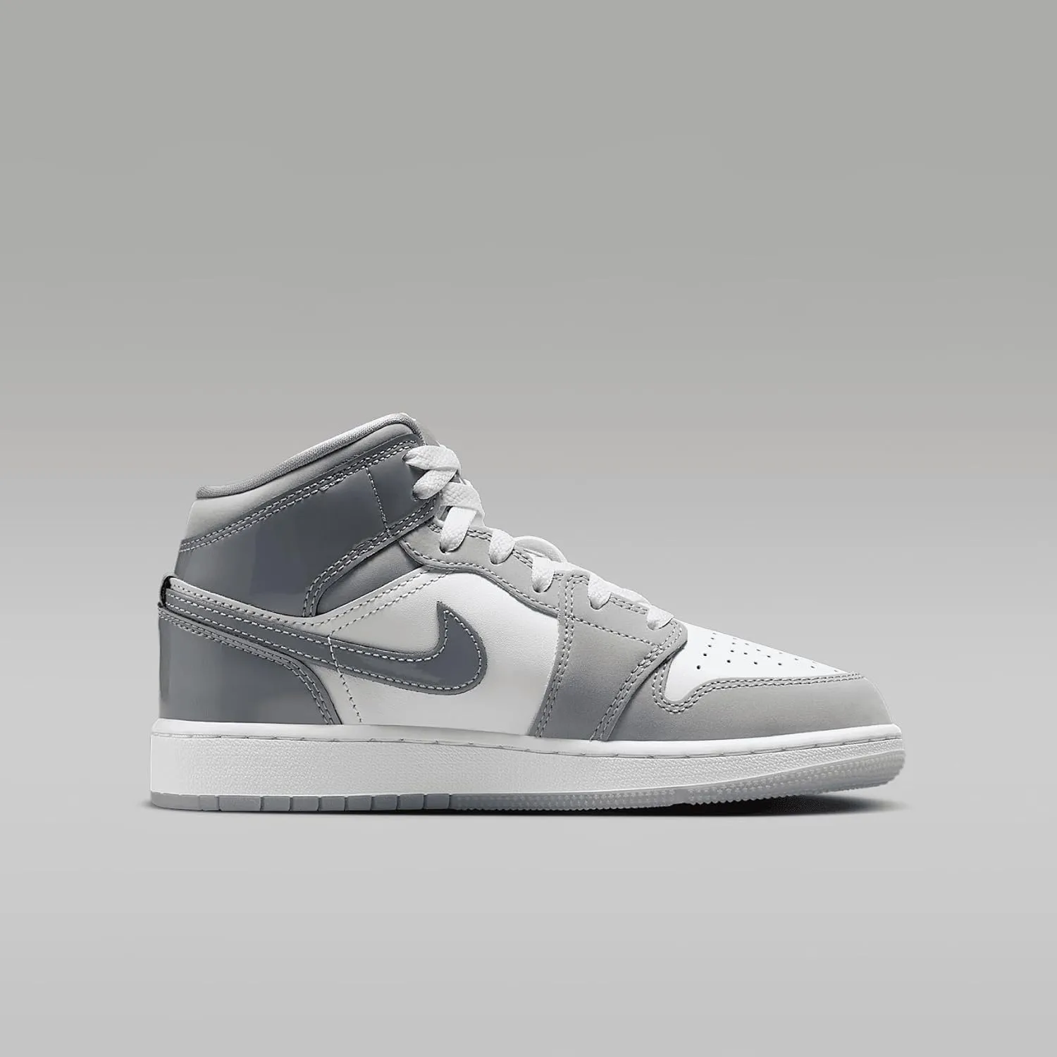 Air Jordan 1 Mid Big Kids' Shoes