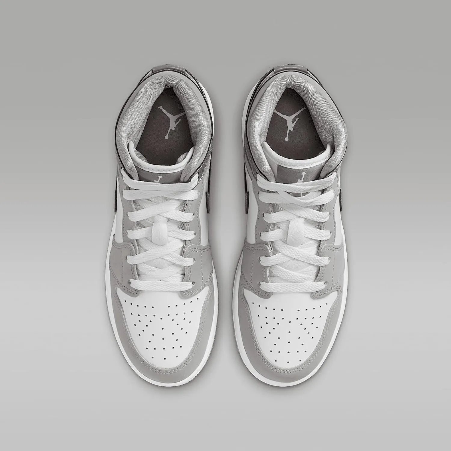 Air Jordan 1 Mid Big Kids' Shoes