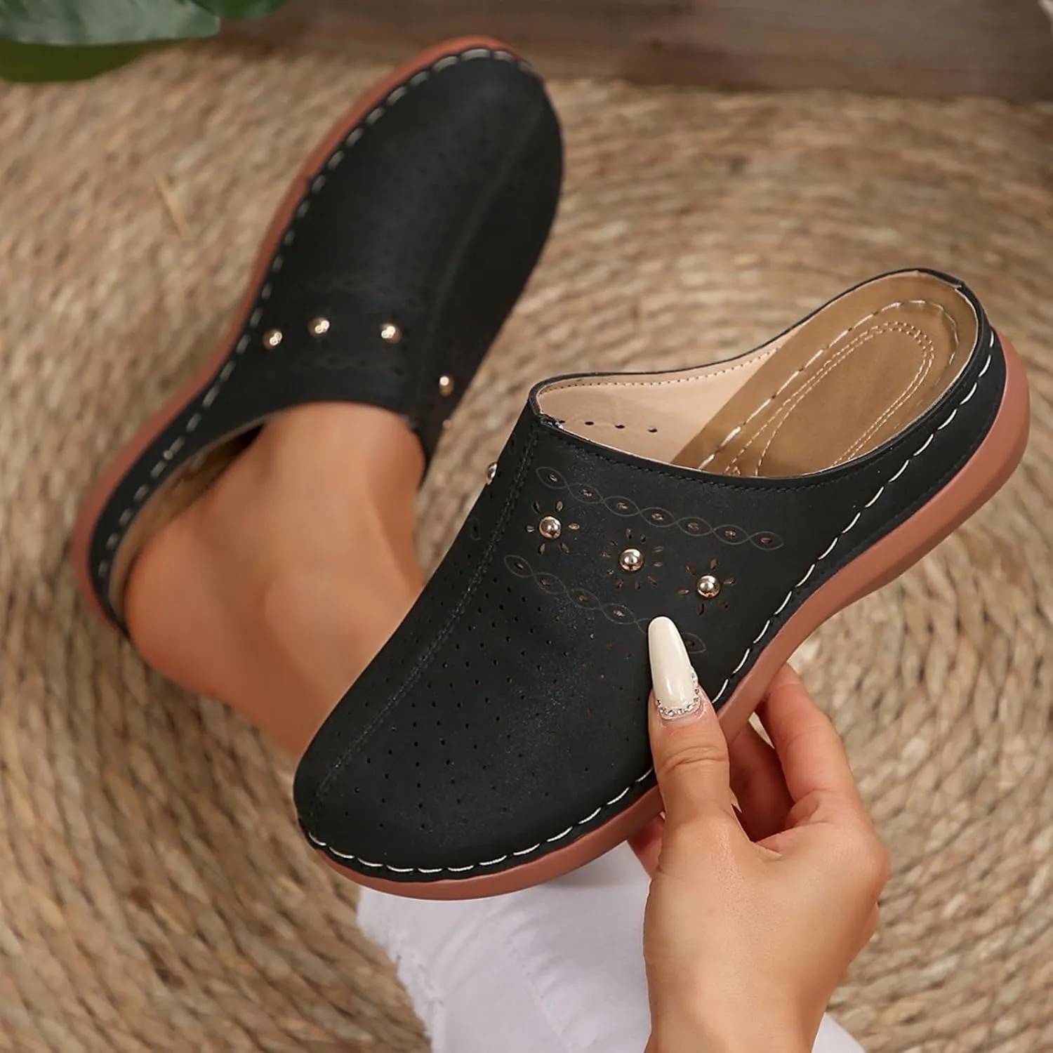 Kubbon Clogs for Women Slip On Closed Toe Sandals Comfortable Open Back Mule Clogs Walking Wedge Clog Casual Travel Summer Shoes