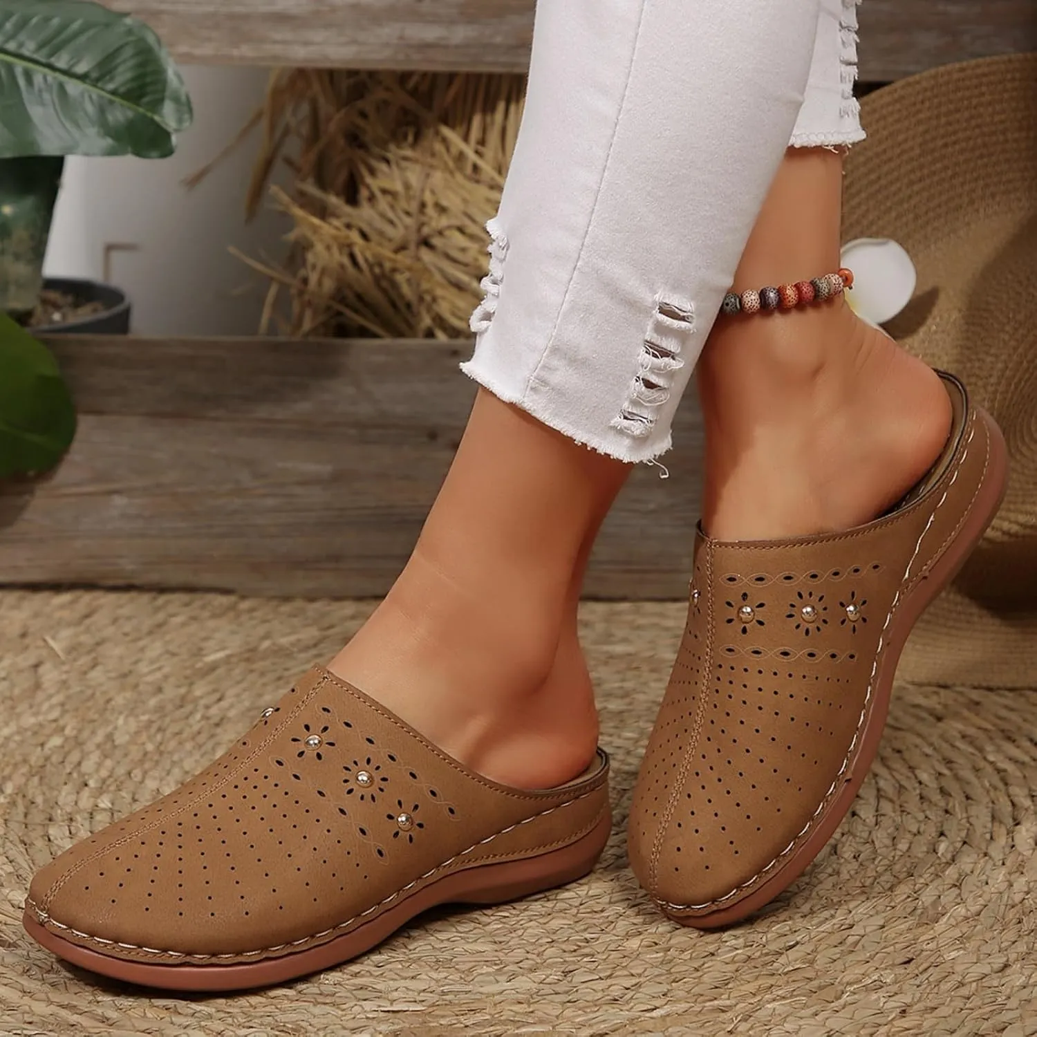 Kubbon Clogs for Women Slip On Closed Toe Sandals Comfortable Open Back Mule Clogs Walking Wedge Clog Casual Travel Summer Shoes