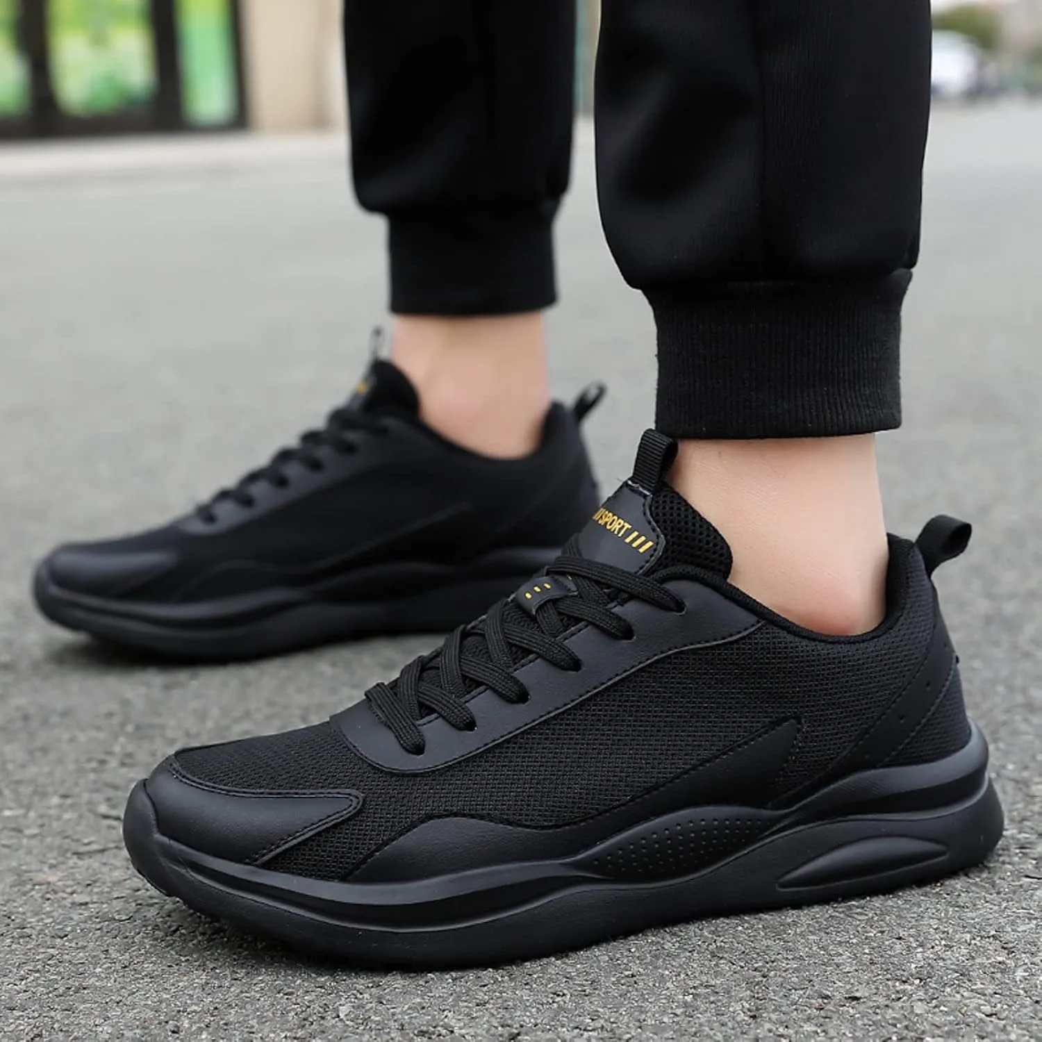 Men Sports Shoes Fashionable Simple and Solid Color The New Pattern Summer Mesh Breathable Sneaker Boots Mens