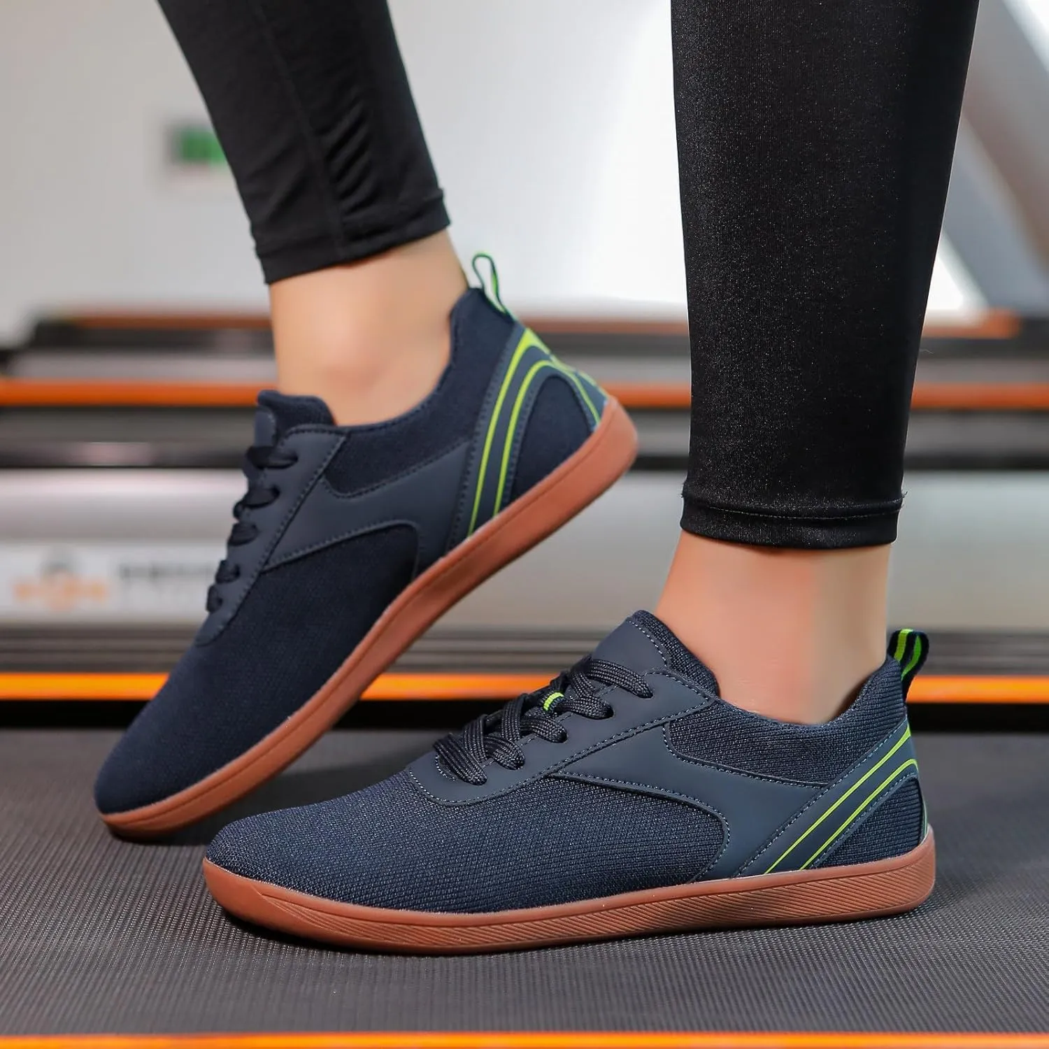 Men's Comfy Walking Shoes Fashion Sneakers 2025 Low Top Summer Lace-up Solid Color Breathable Closed Toe Barefoot Shoe Outdoor Comfortable Daily Casual Sneaker