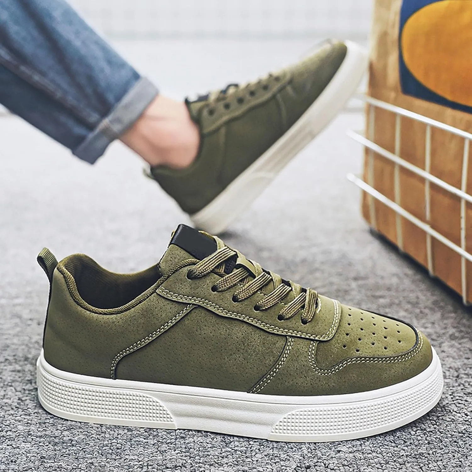 Men's Comfy Walking Shoes Fashion Sneakers 2025 Low Top Summer Lace-up Solid Color Breathable Closed Toe Flat Bottom Outdoor Comfortable Daily Casual Sneaker