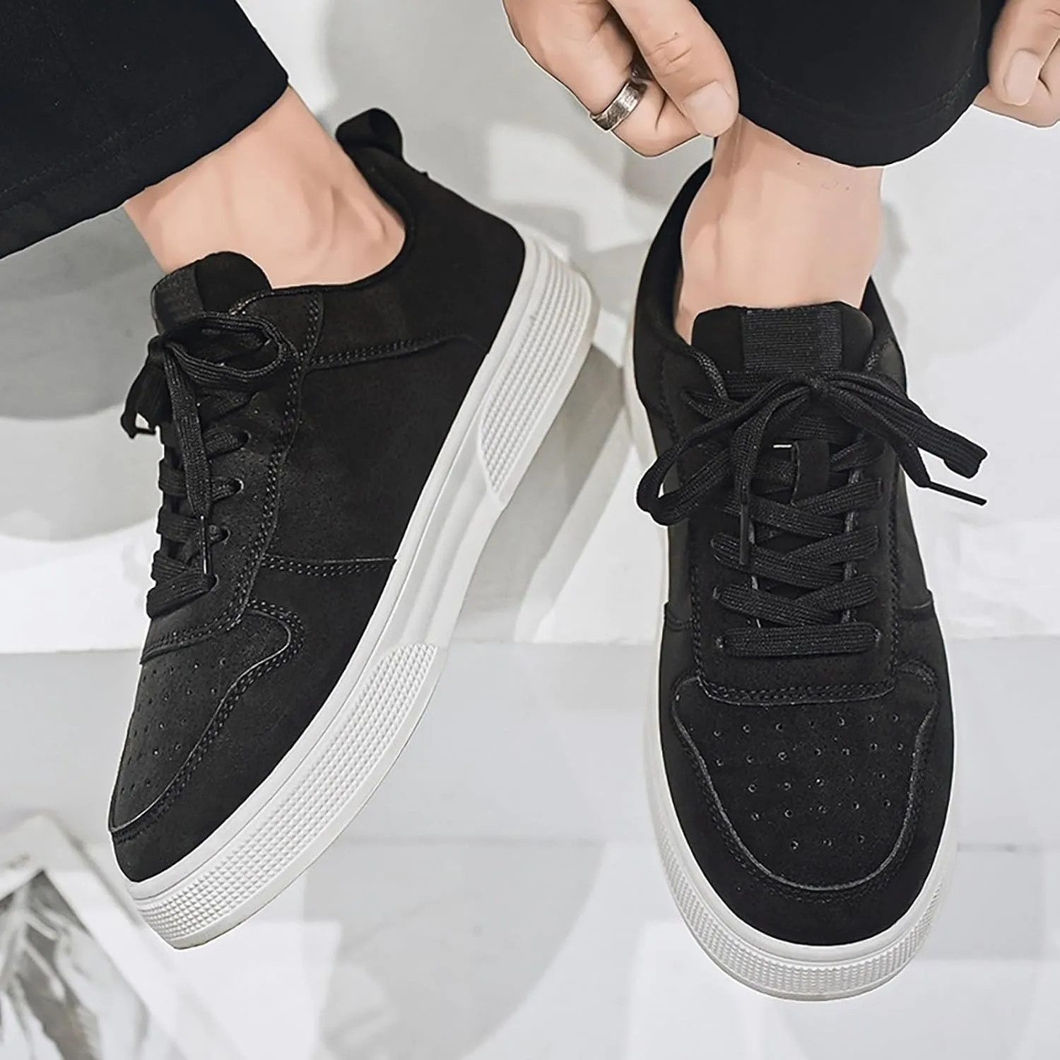 Men's Comfy Walking Shoes Fashion Sneakers 2025 Low Top Summer Lace-up Solid Color Breathable Closed Toe Flat Bottom Outdoor Comfortable Daily Casual Sneaker