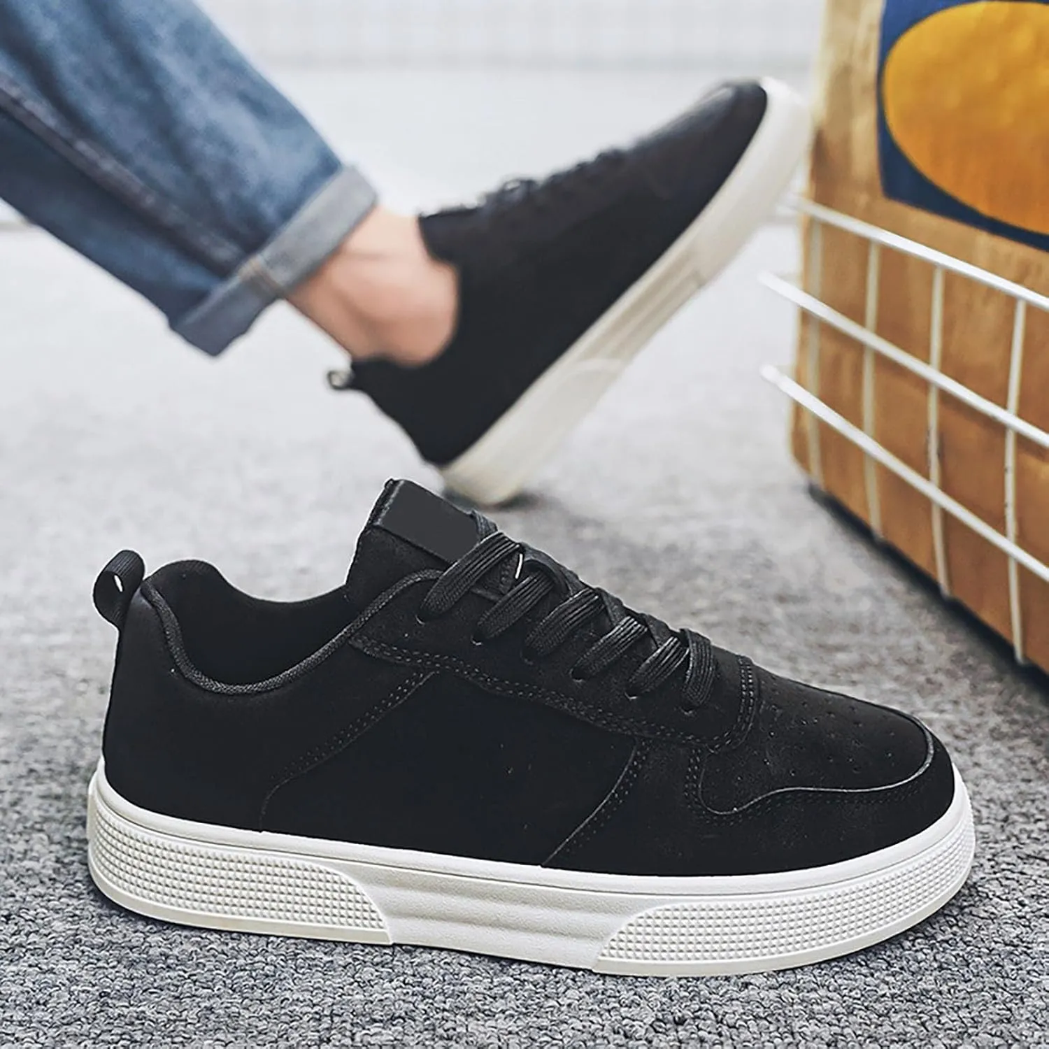 Men's Comfy Walking Shoes Fashion Sneakers 2025 Low Top Summer Lace-up Solid Color Breathable Closed Toe Flat Bottom Outdoor Comfortable Daily Casual Sneaker