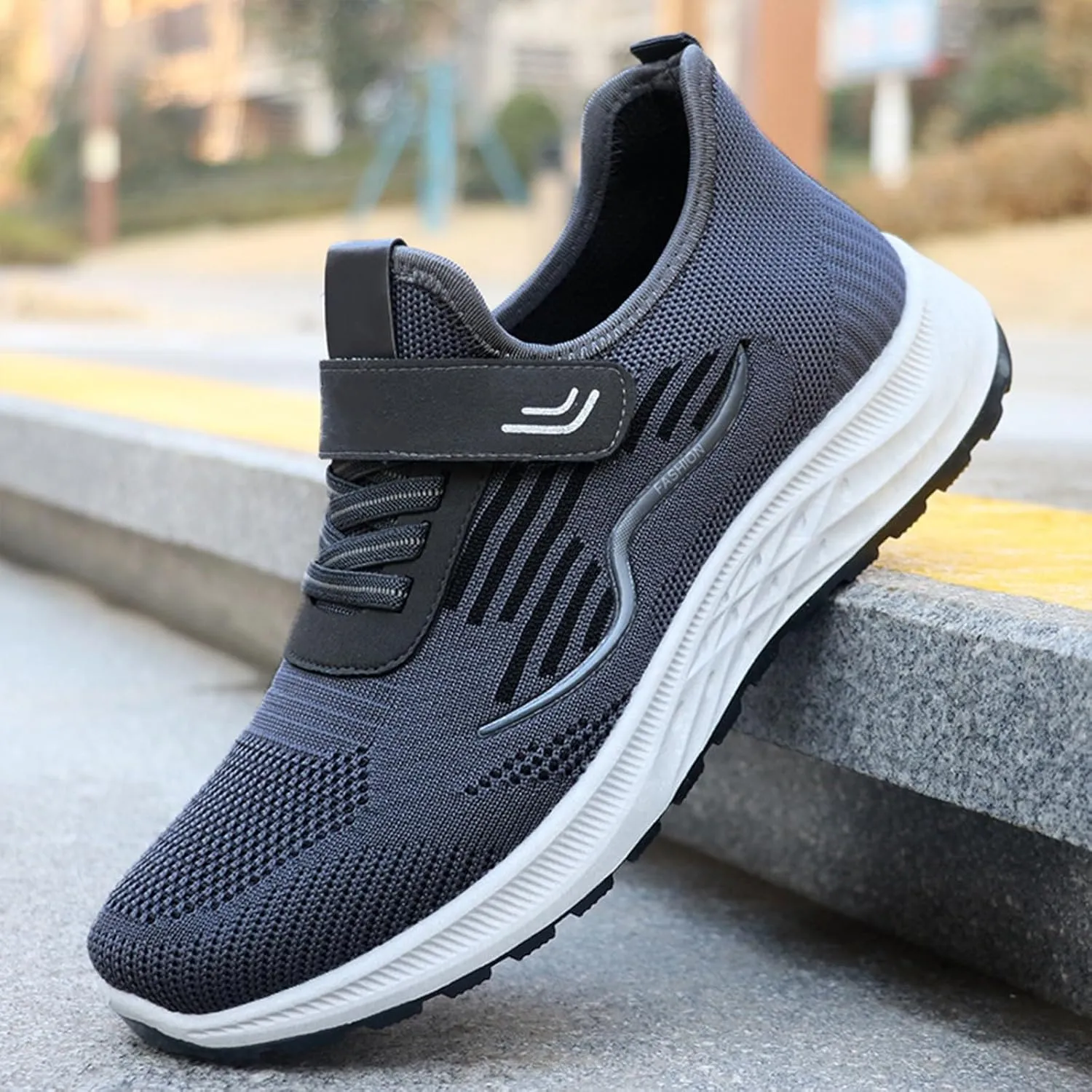 Men's Comfy Walking Shoes Fashion Sneakers 2025 Low Top Summer Lace-up Solid Color Breathable Closed Toe Flats Outdoor Comfortable Daily Casual Sneaker for Summer
