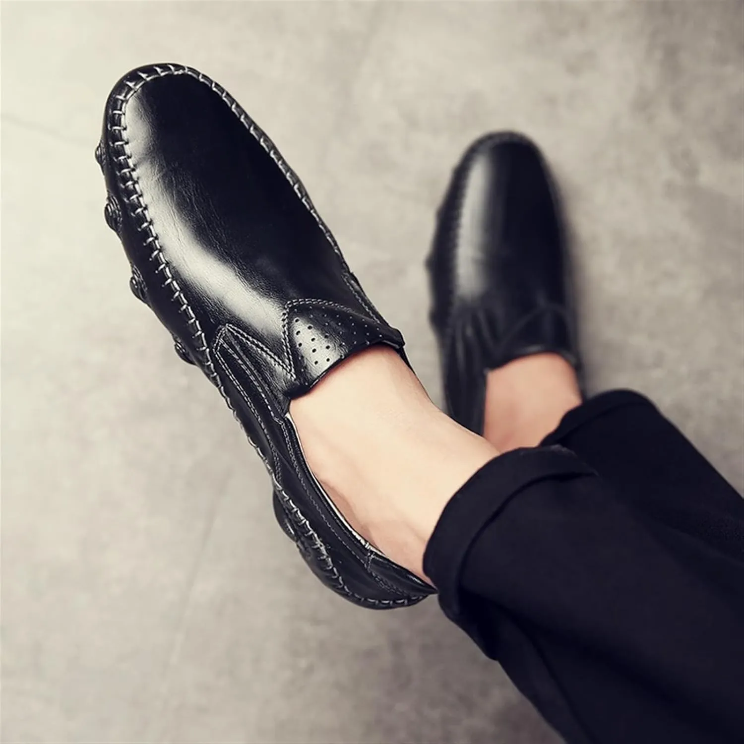 Men's Lightweight Driving Loafers – Breathable Leather Slip-Ons with Anti-Slip Sole, Flat Heel, and Comfortable Fit for Walking