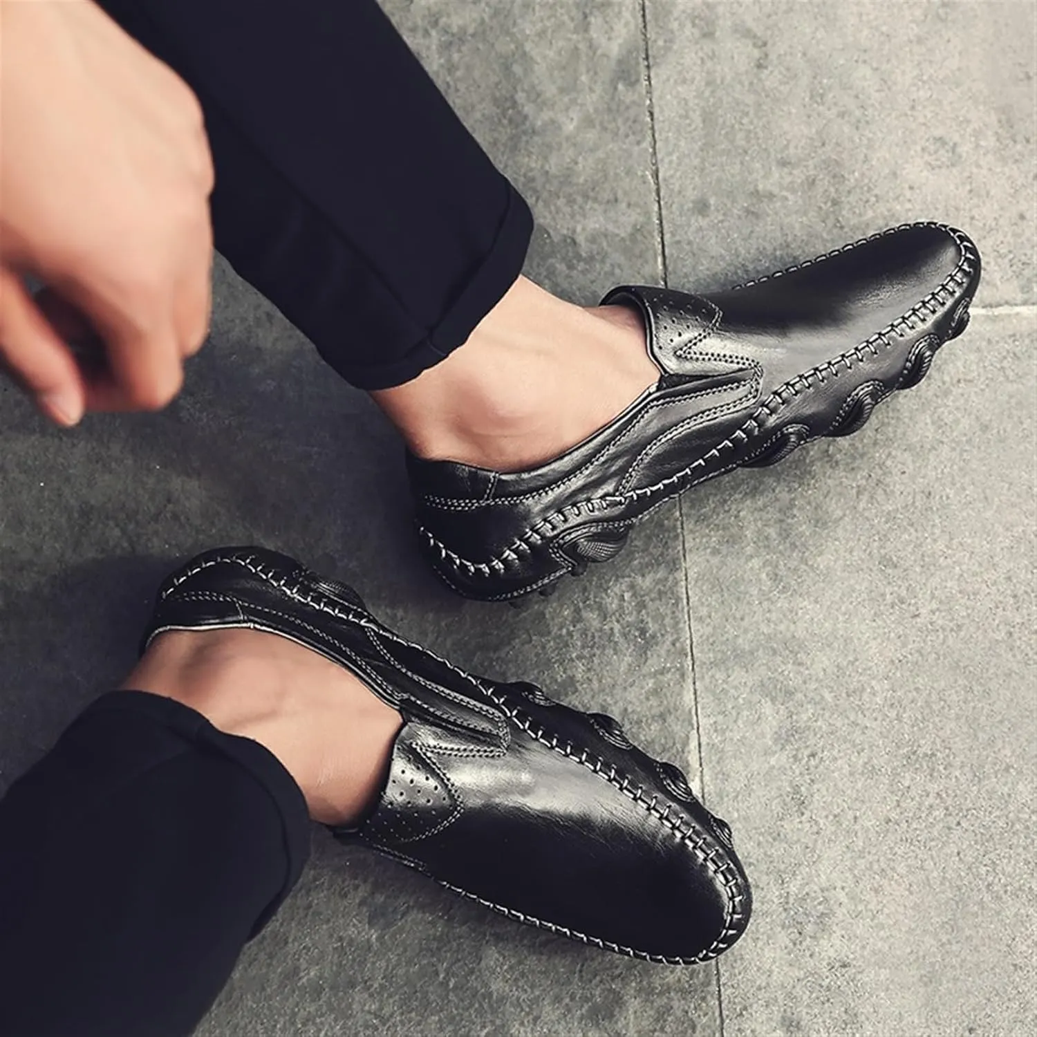 Men's Lightweight Driving Loafers – Breathable Leather Slip-Ons with Anti-Slip Sole, Flat Heel, and Comfortable Fit for Walking