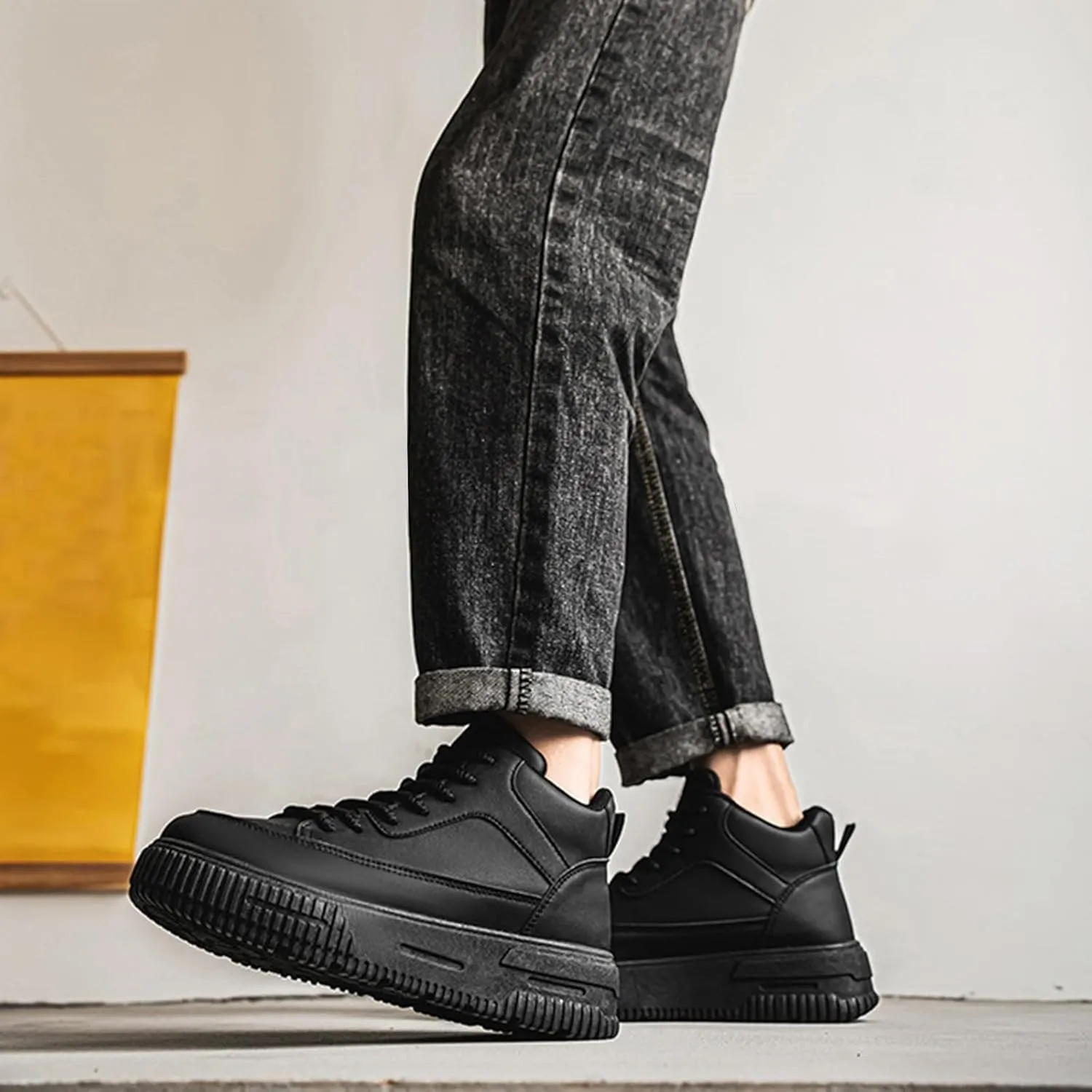 Mens Sport Shoes High Top Lace-up Sneakers for Men Fashion Lightweight Cute Round Toe Sneakers Flat Sole Casual Simple Outdoor Walking Shoe