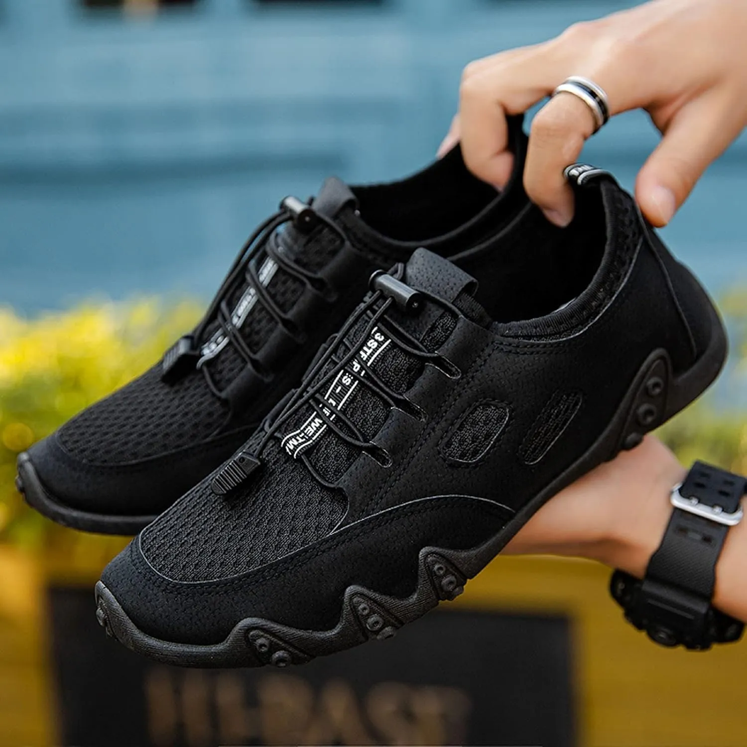 Mens Summer Mesh Hiking Sneaker Breathable Solid Color Casual Running Shoes Comfortable Summer Flat Lighweight Sneakers Low Top Comfy Outdoor Walking Shoes