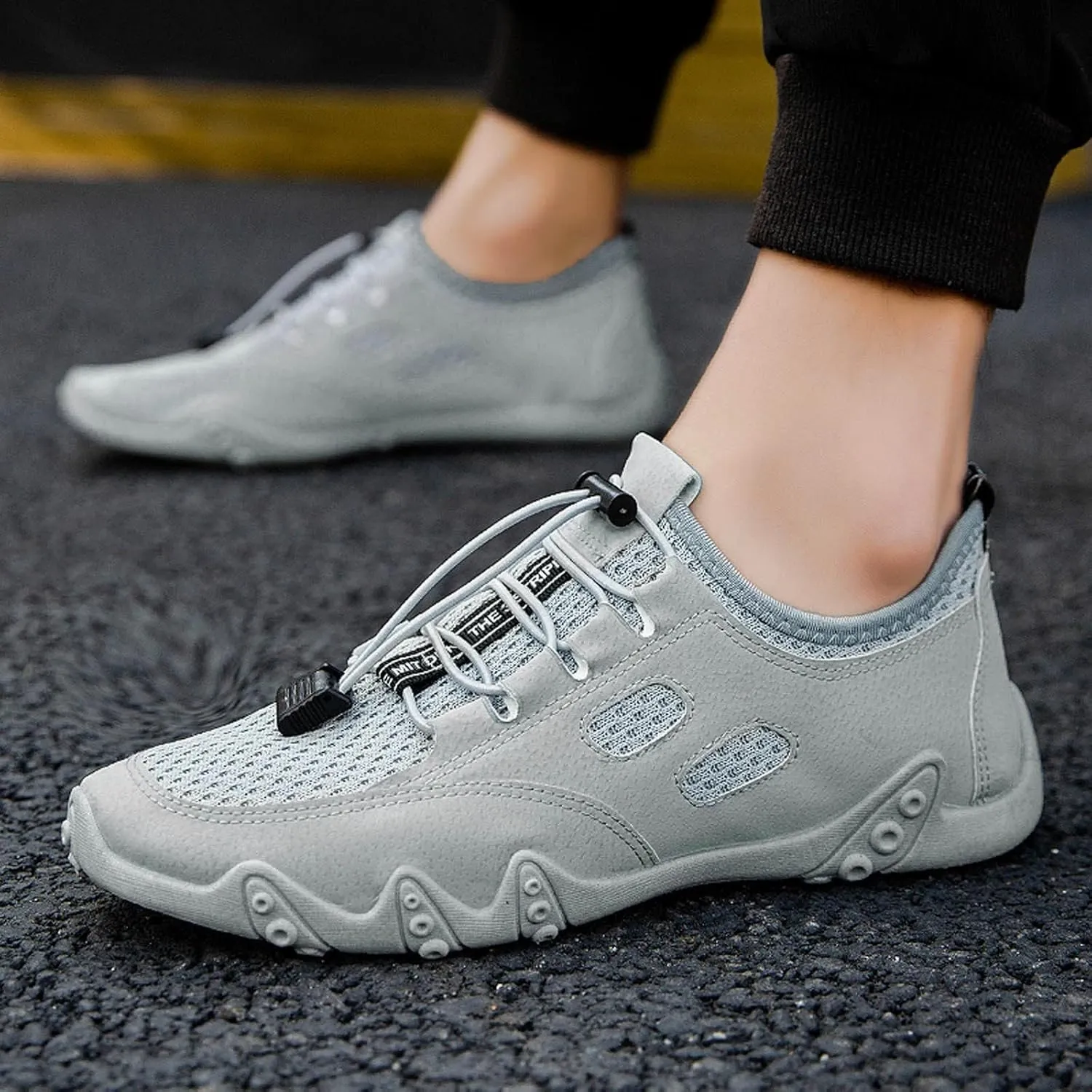 Mens Summer Mesh Hiking Sneaker Breathable Solid Color Casual Running Shoes Comfortable Summer Flat Lighweight Sneakers Low Top Comfy Outdoor Walking Shoes
