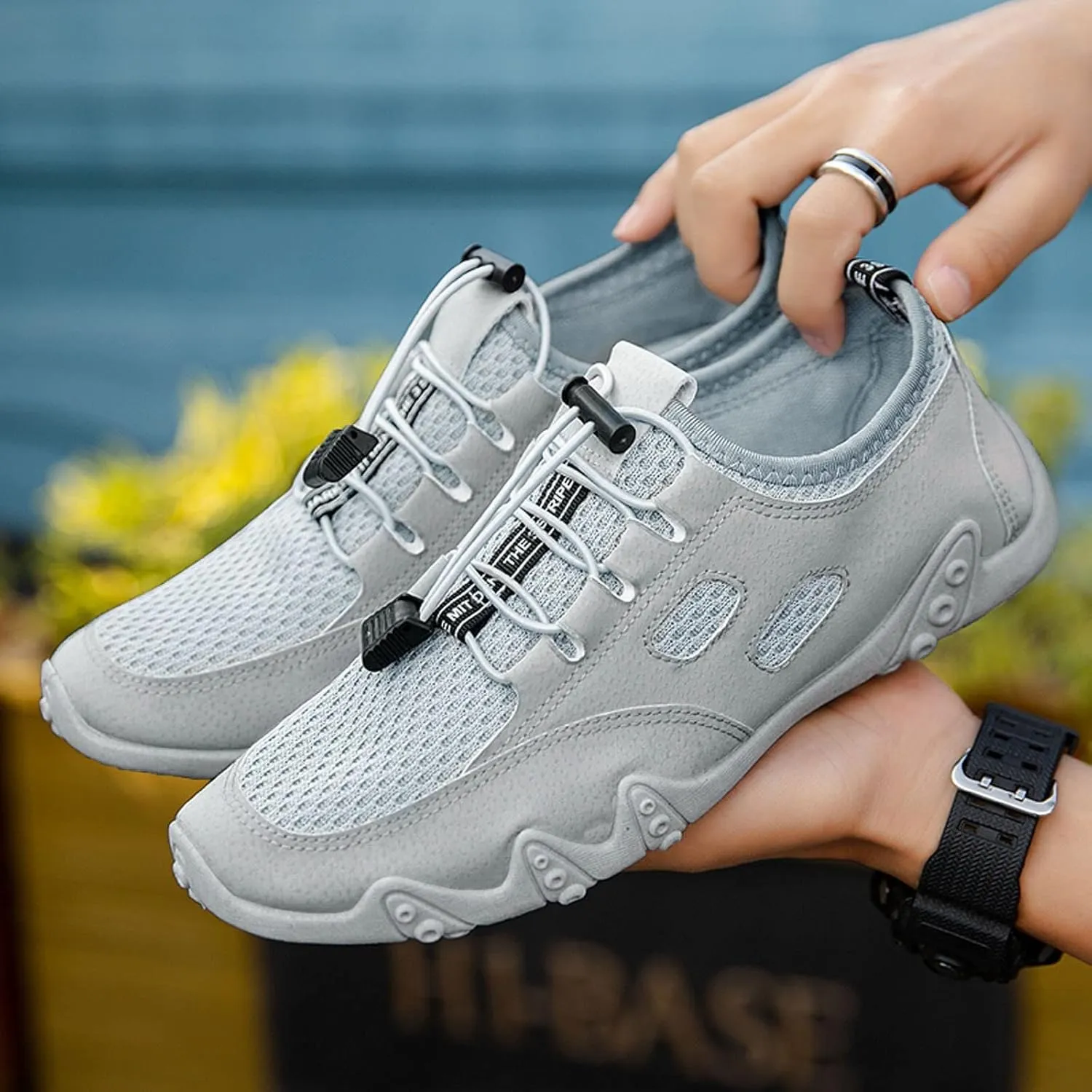 Mens Summer Mesh Hiking Sneaker Breathable Solid Color Casual Running Shoes Comfortable Summer Flat Lighweight Sneakers Low Top Comfy Outdoor Walking Shoes