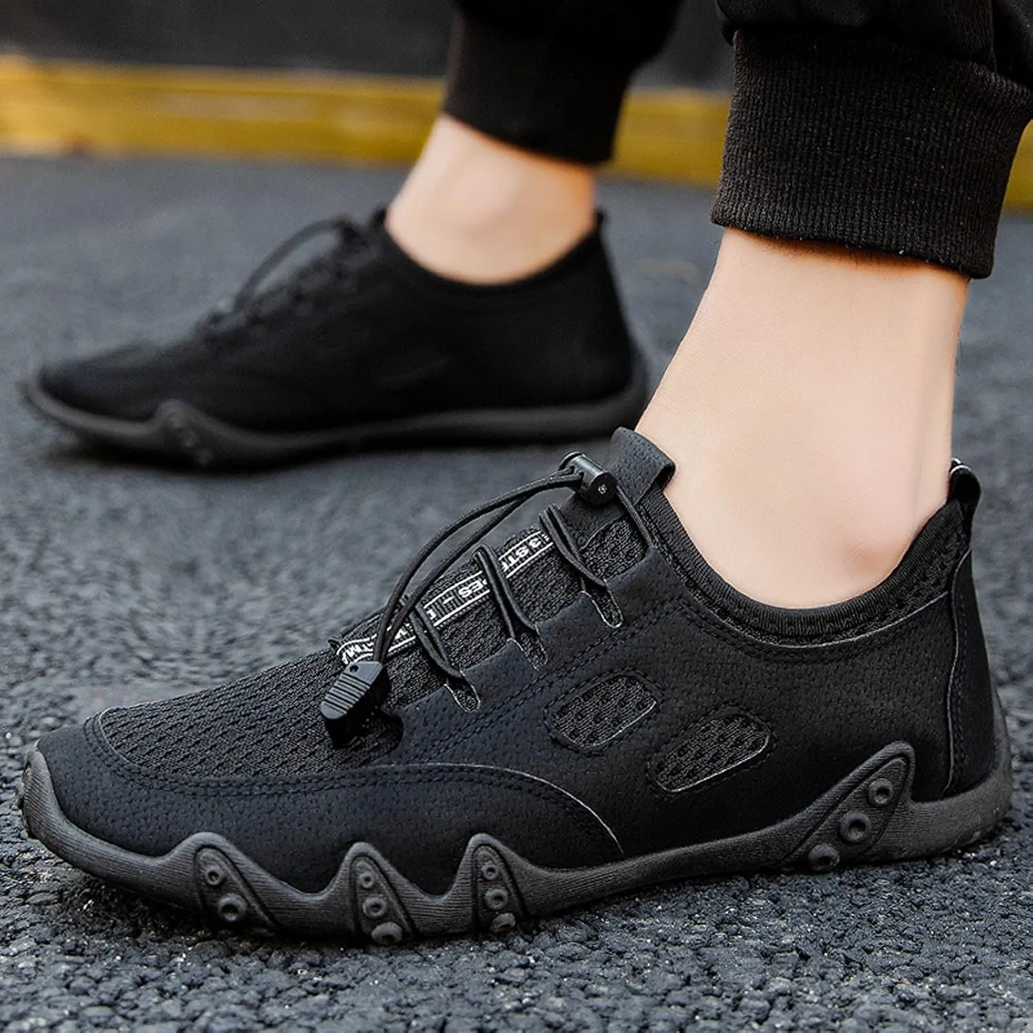 Mens Summer Mesh Hiking Sneaker Breathable Solid Color Casual Running Shoes Comfortable Summer Flat Lighweight Sneakers Low Top Comfy Outdoor Walking Shoes