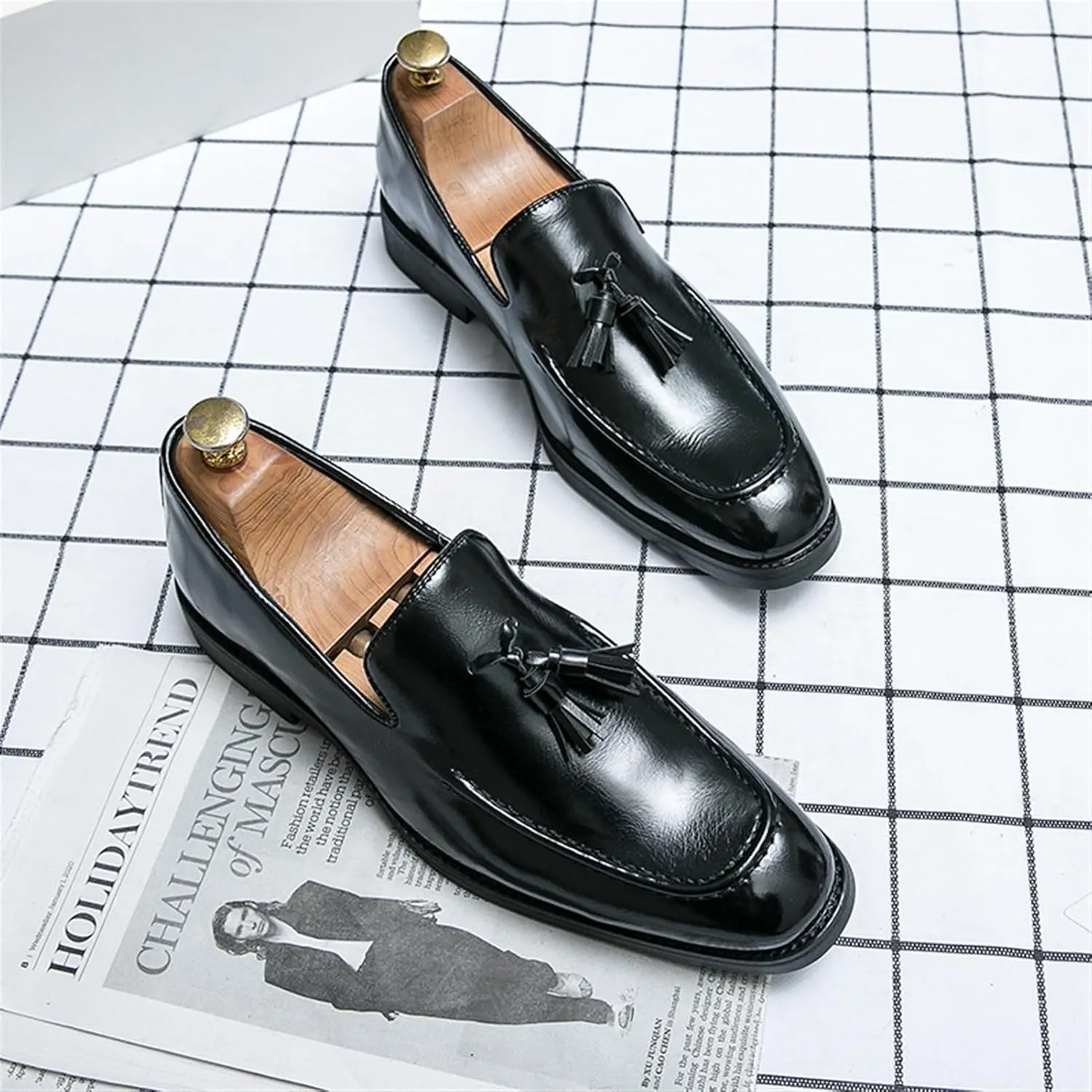 Men's Tassel Loafers – Breathable Vegan Leather, Burnished Toe, Slip-Resistant, Flat Heel, Comfortable Casual Slip-Ons for Outdoor & Everyday Wear