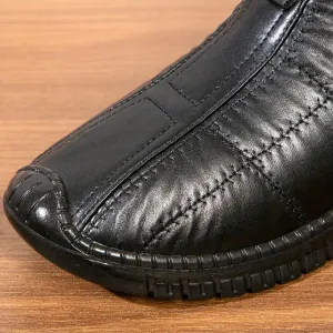 Plus-Size Men's Winter Warm Wool-Lined Slip-on Sneakers Non-Slip, Thick-Soled, Comfortable Walking Shoes for Daily Wear