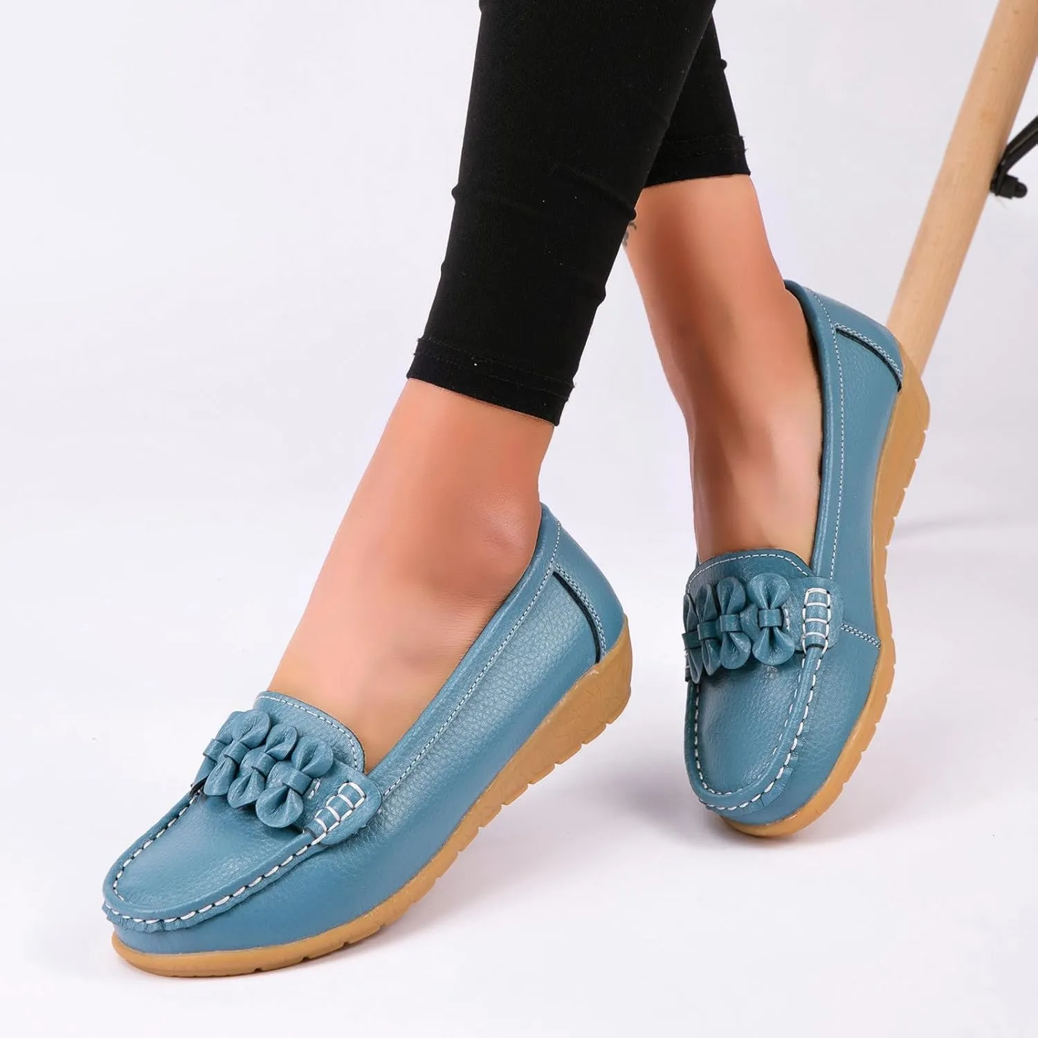 Women's Breathable Slip On Casual Shoes Lightweight Soft Sole Comfortable Walking Sneakers for Everyday Wear